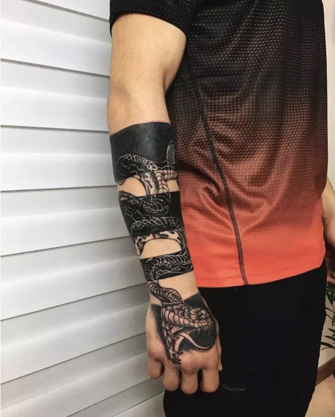 blackwork tattoo